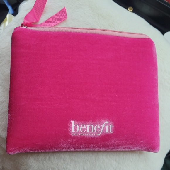 Benefit Cosmetic Bag - Picture 8 of 10